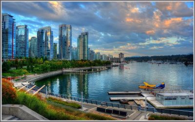 Coal Harbour - Paddleboarding in Vancouver
