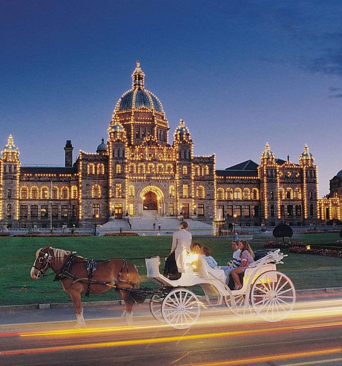 Festive Carriage Rides in Victoria